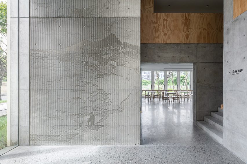 Tamkang Church is a vertical concrete church that was designed by Behet Bondzio Lin Architekten