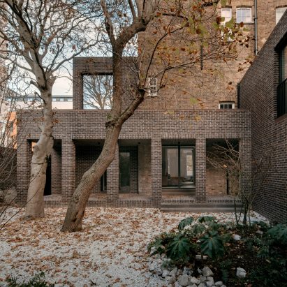 A converted pub and extension in London by Erbar Mattes