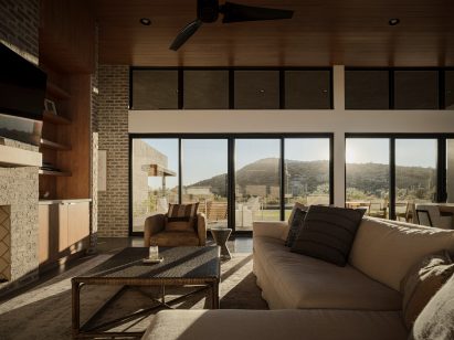Cantilevered roof