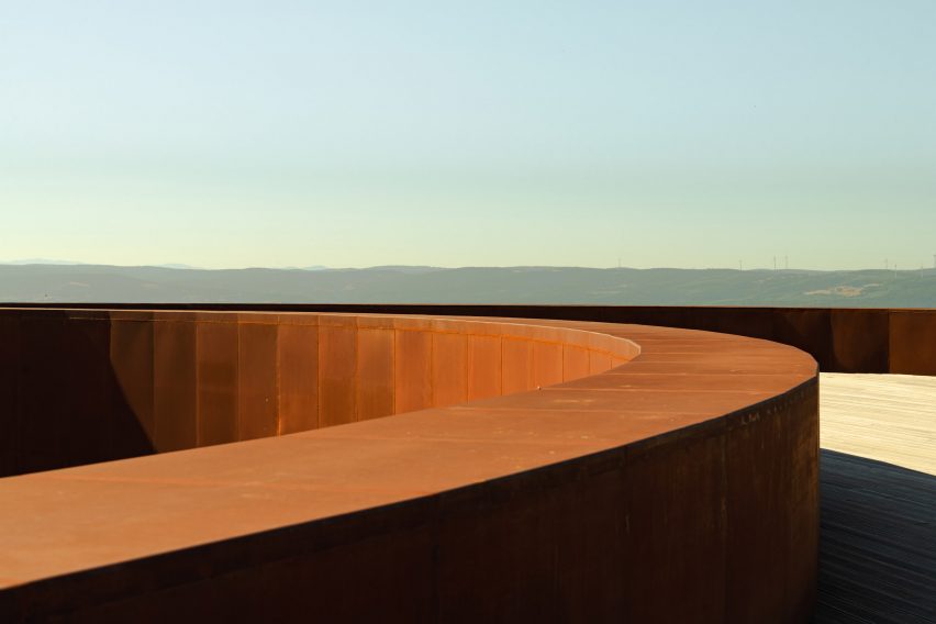 Walkable roof of Canakkale Antenna Tower