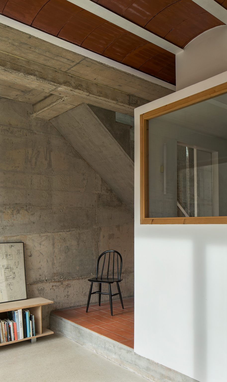 Concrete base of Casa Collumpio by MACH