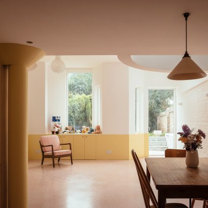 Interior of Bay Window House by Gundry + Ducker