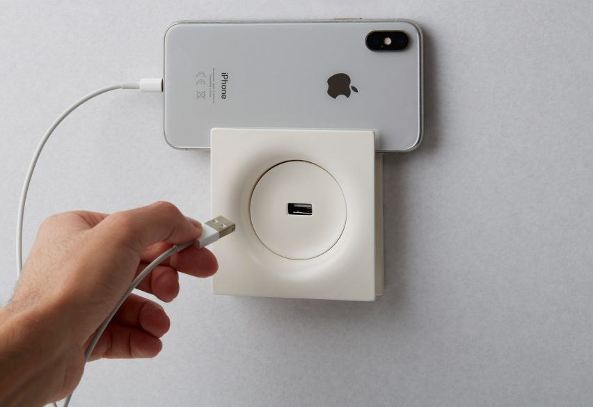 Elos USB phone charging port by Souhaïb Ghanmi