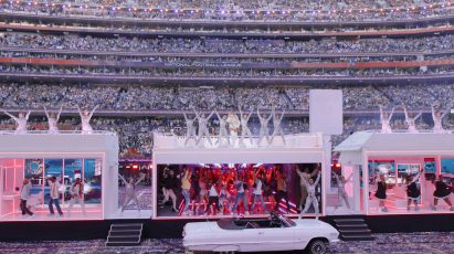 Dancers and singers at the Super Bowl show