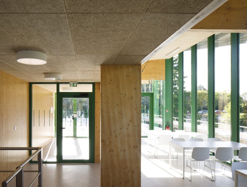 Crous University Refectory was extended and renovated by Graal Architecture