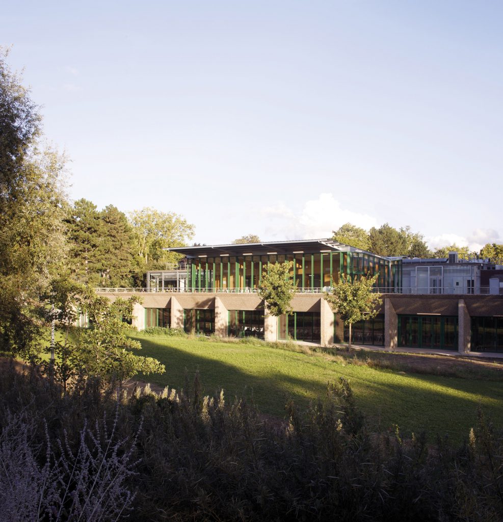 Crous University Refectory was extended and renovated by Graal Architecture