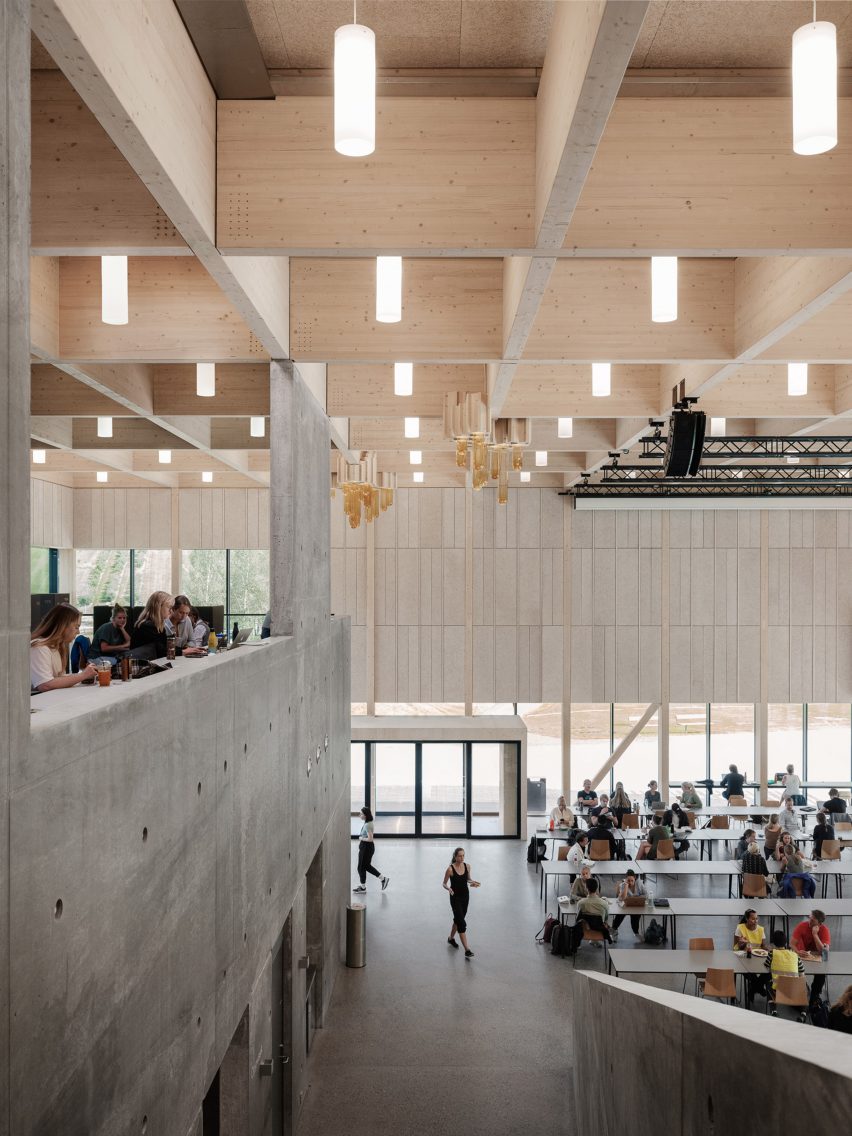 The Veterinary Building forms part of the Norwegian University of Life Sciences and was designed by Henning Larsen and Fabel Arkitekter