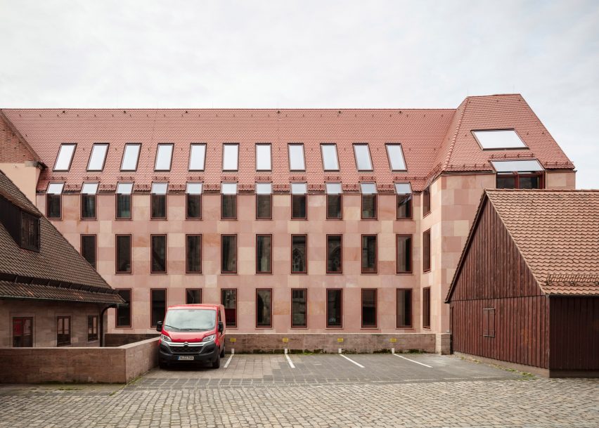Sandstone-clad building