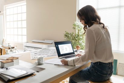 HP large-format printers for remote working