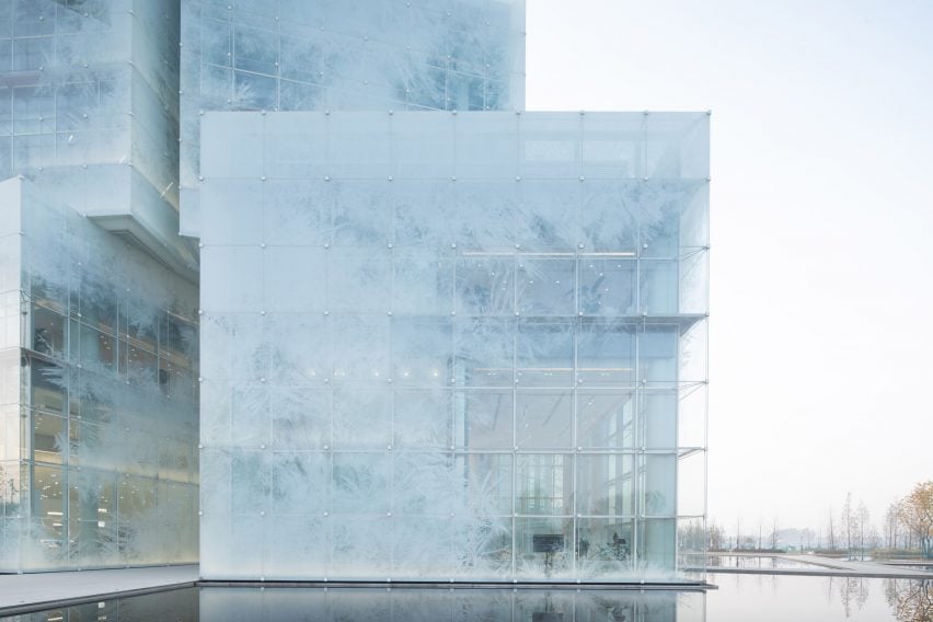Patterned curtain wall