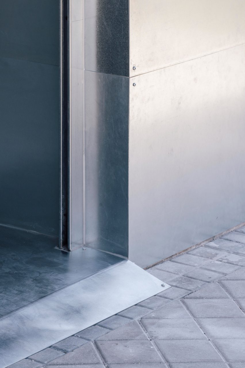 Mood hair salon in Madrid features galvanised steel elements