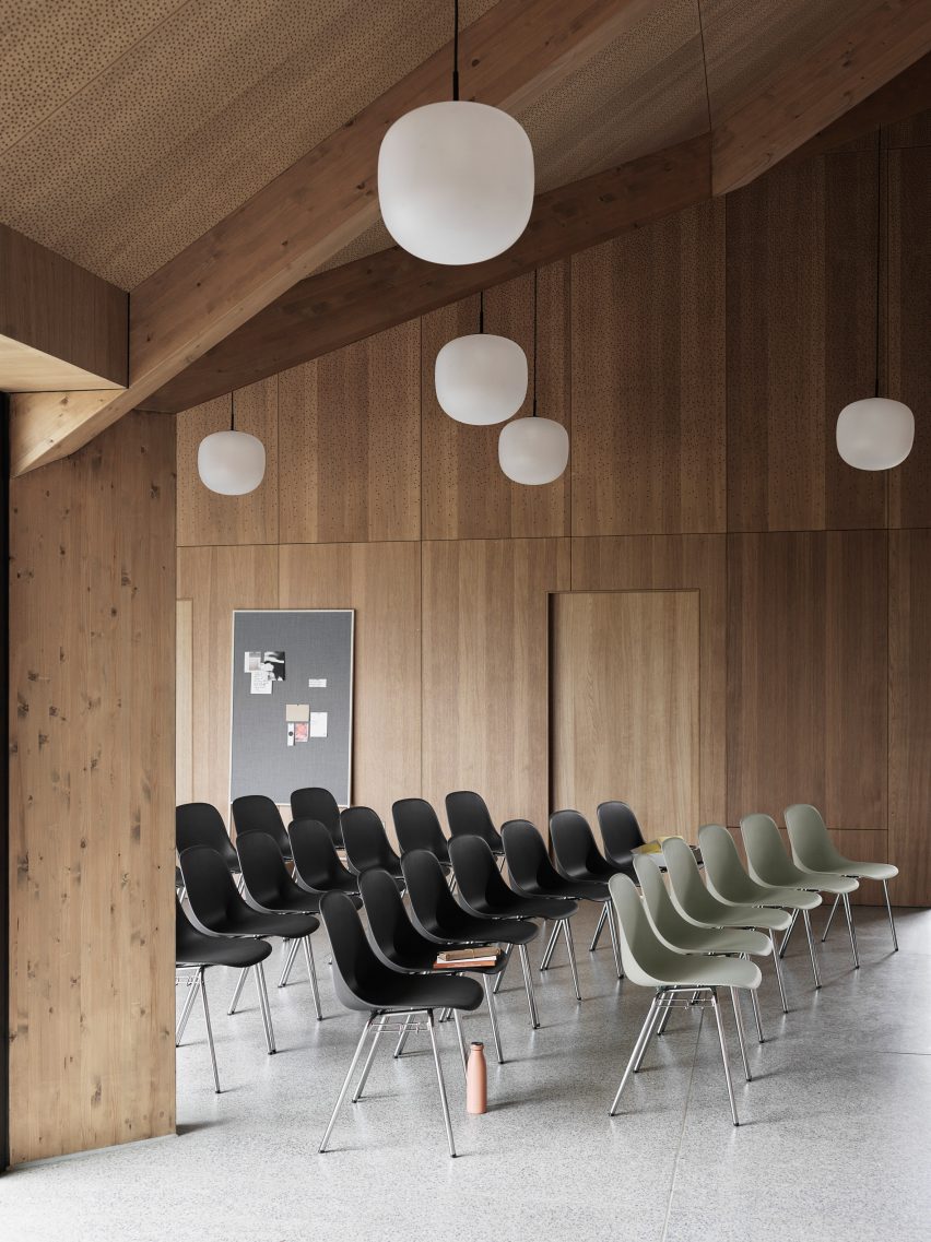 Shell chairs in green and black