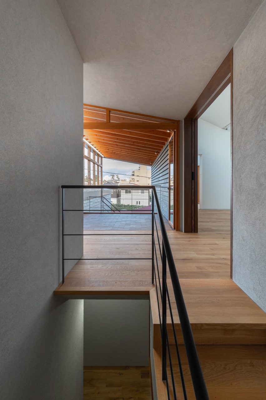 Inside at Nishiji Project residence by Kompas