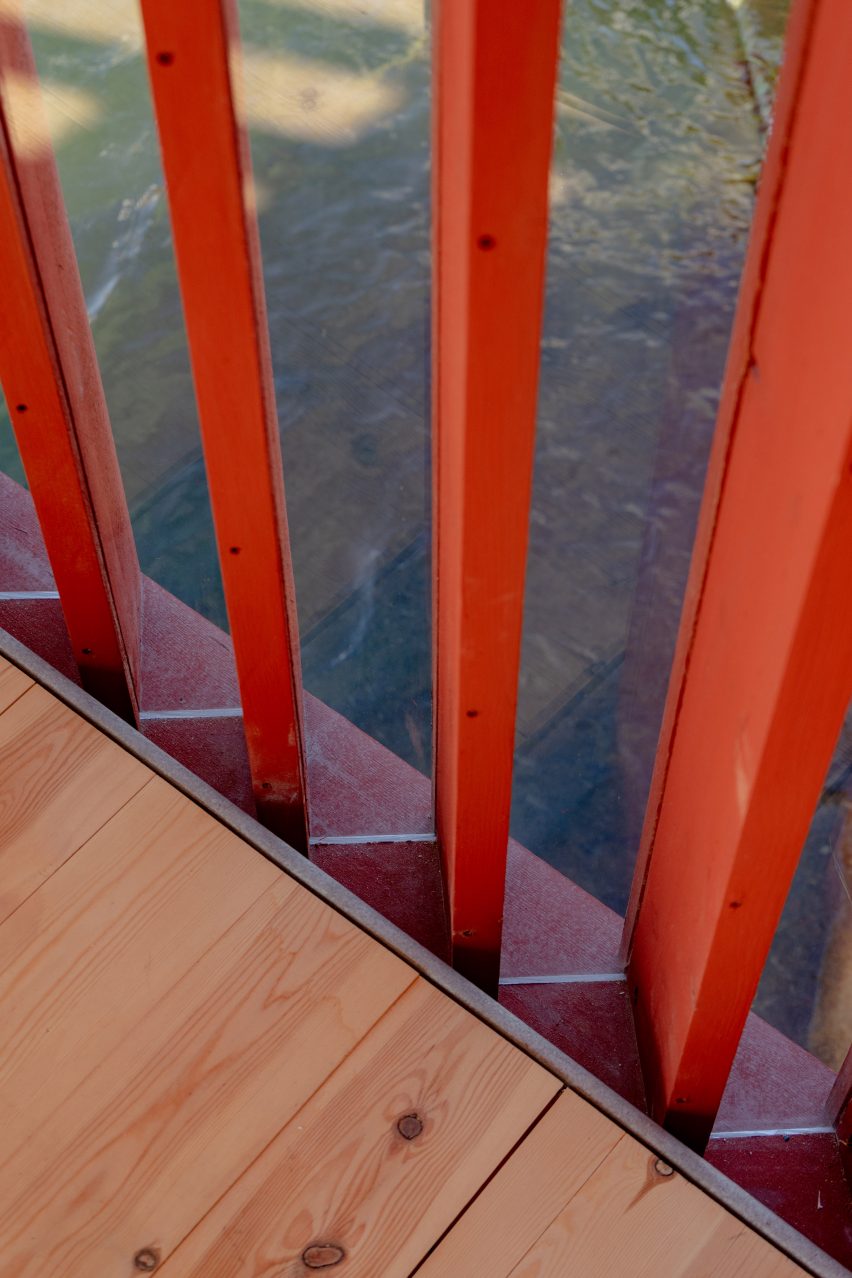 Detail of red cabin by Handegård Arkitektur