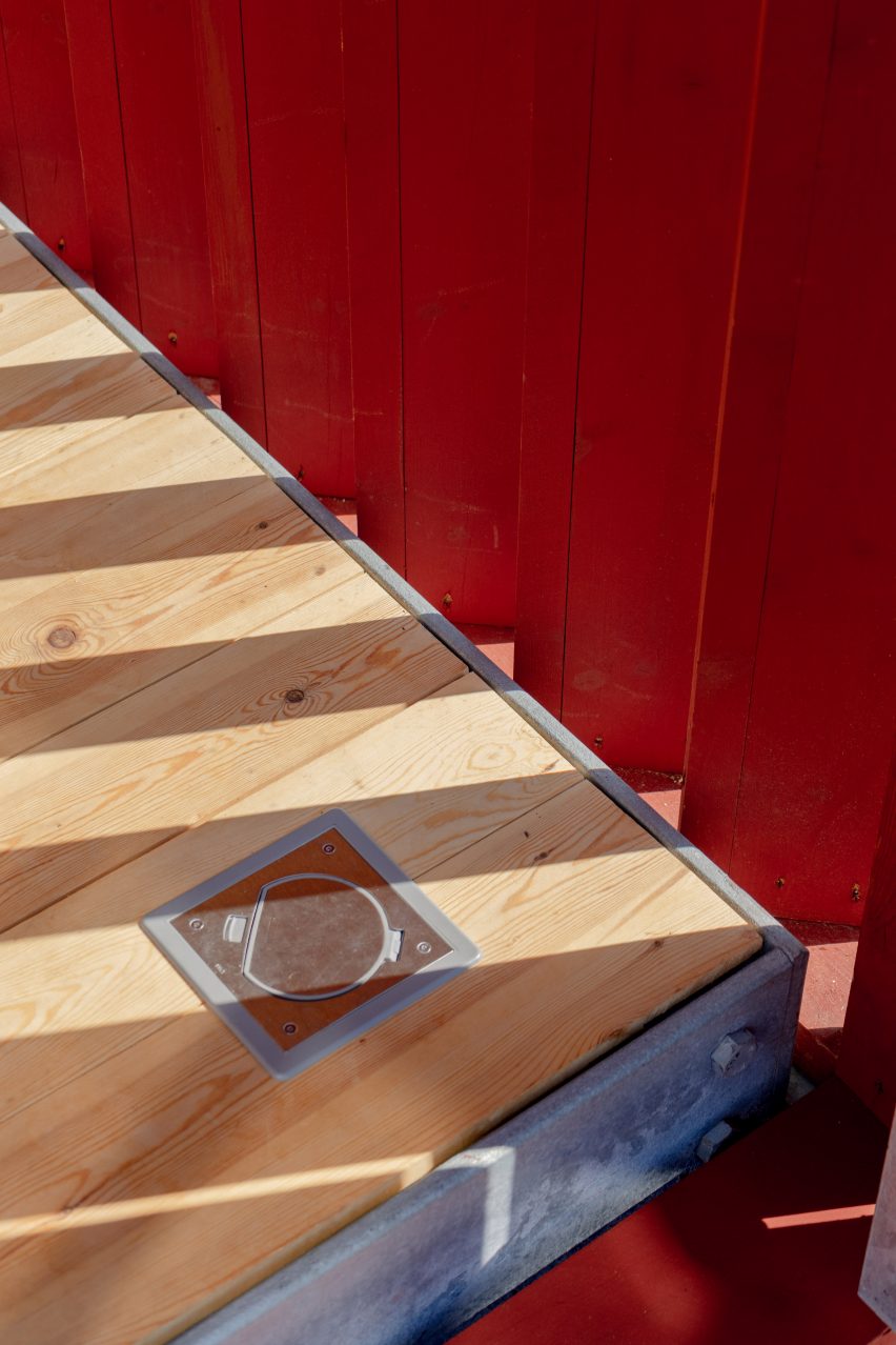 Detail of red cabin by Handegård Arkitektur