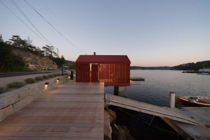 Red cabin by Handegård Arkitektur