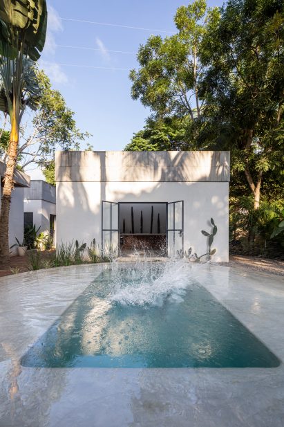 Palma beach home structures