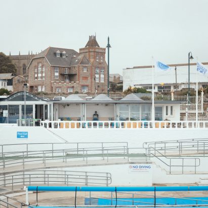 New buildings by Scott Whitby Studios at Jubilee Pool Penzance