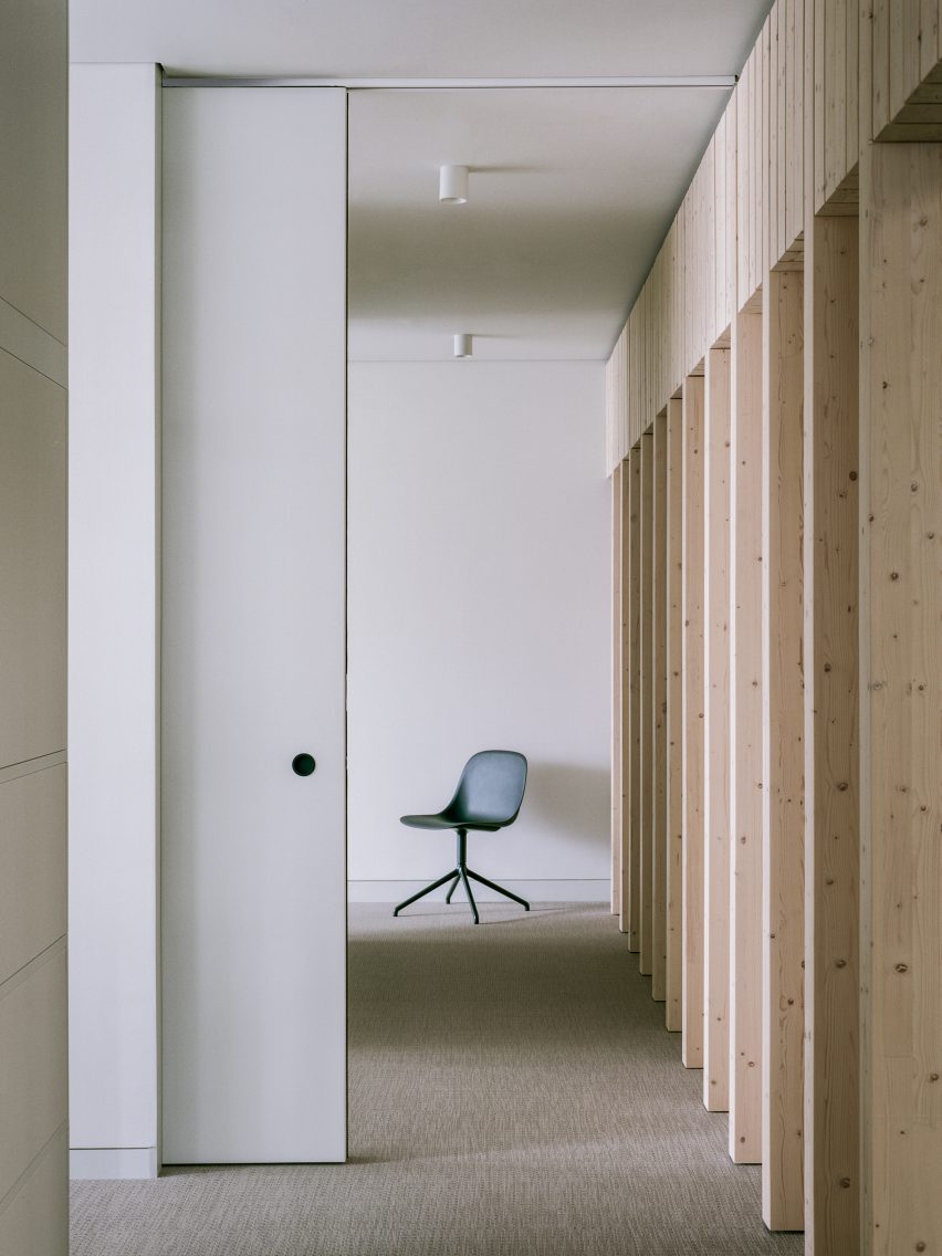 Spruce partitions feature in Samsung Design Europe's minimalist office