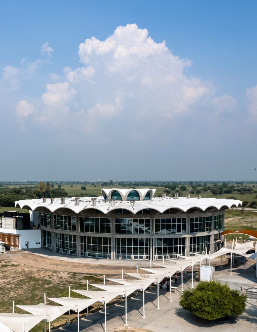 Sanand Factory is an electronics factory in India that was designed by Studio Saar