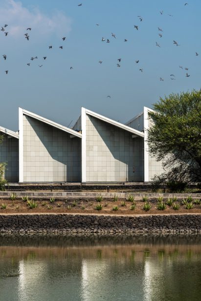 A building at Sanand Factory has a sawtooth form