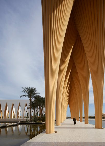 Sand-coloured columns