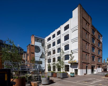 Exterior of Lazlo offices by Henley Halebrown