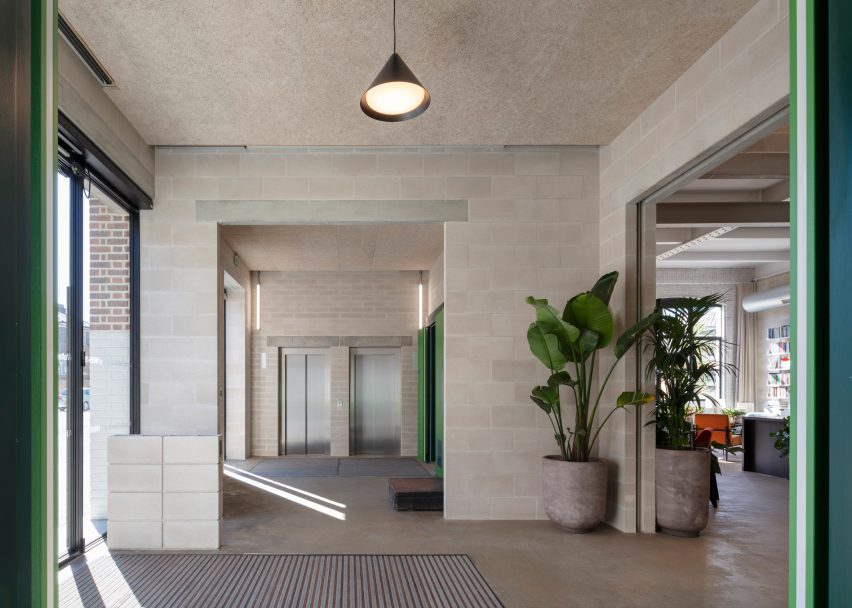 Concrete block walls in the reception of Lazlo offices by Henley Halebrown