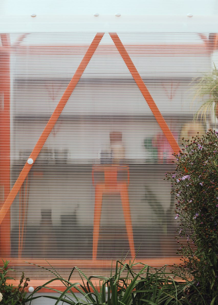 Polycarbonate-clad greenhouse