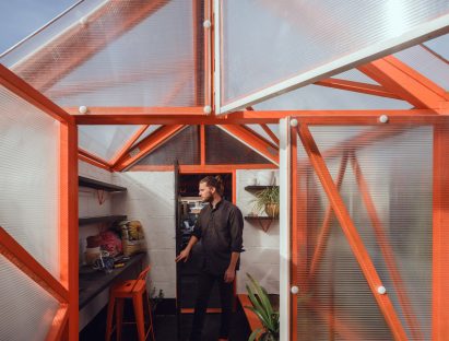 Garden greenhouse by McCloy + Muchemwa