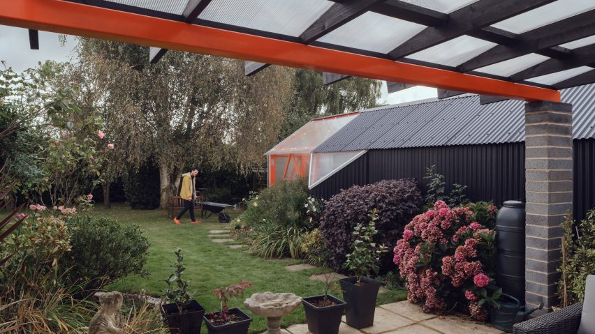 Greenhouse and garage by McCloy + Muchemwa
