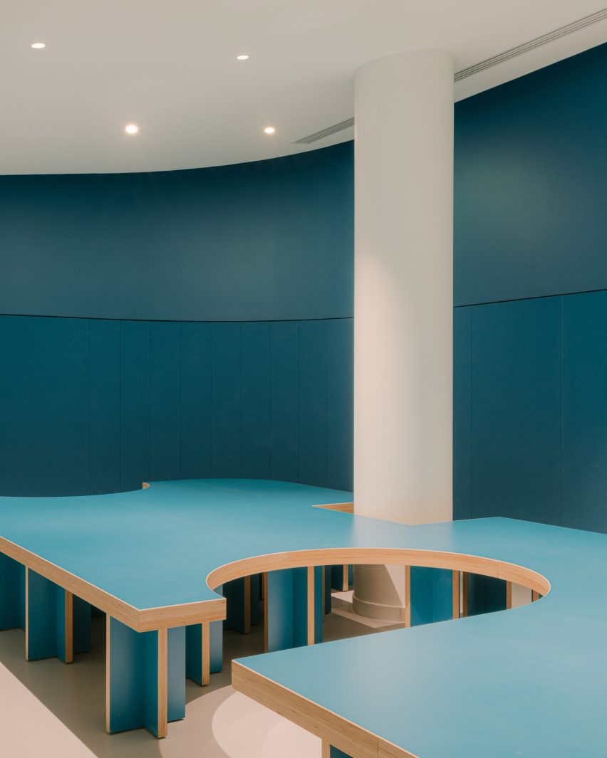 h2o Architectes designs The Studio inside the Louvre museum, Paris