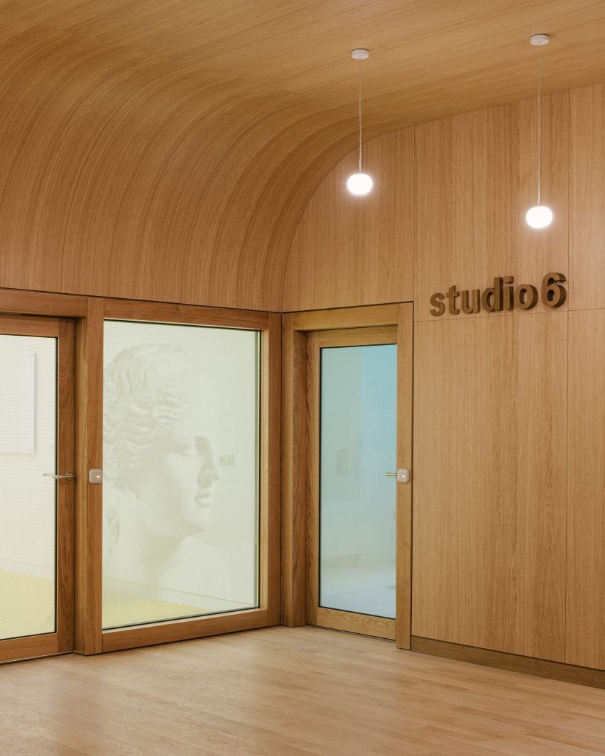 h2o Architectes designs The Studio inside the Louvre museum, Paris