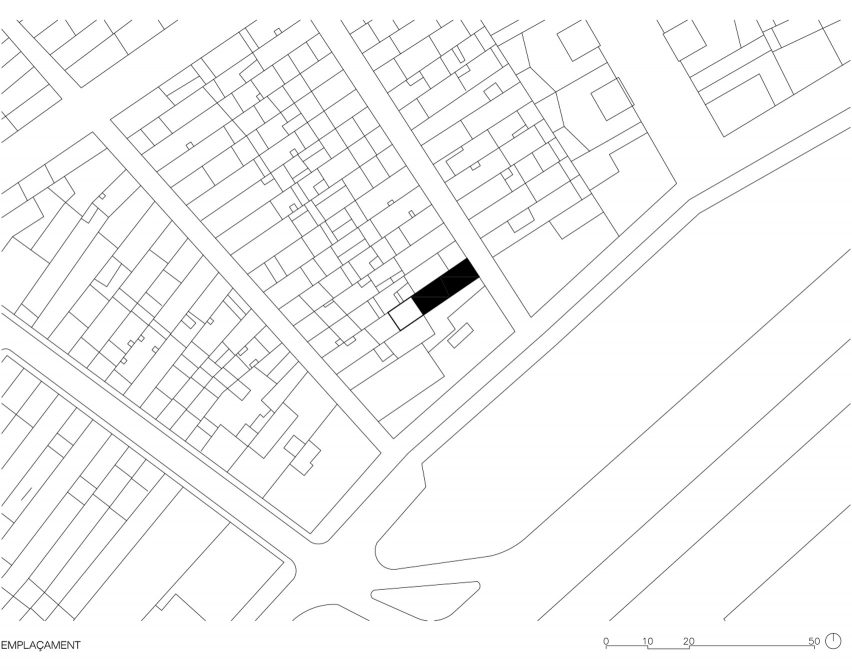 Site plan of 100JOA house by Vallribera Arquitectes