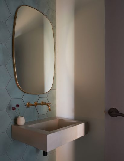 Alton Wines bathroom