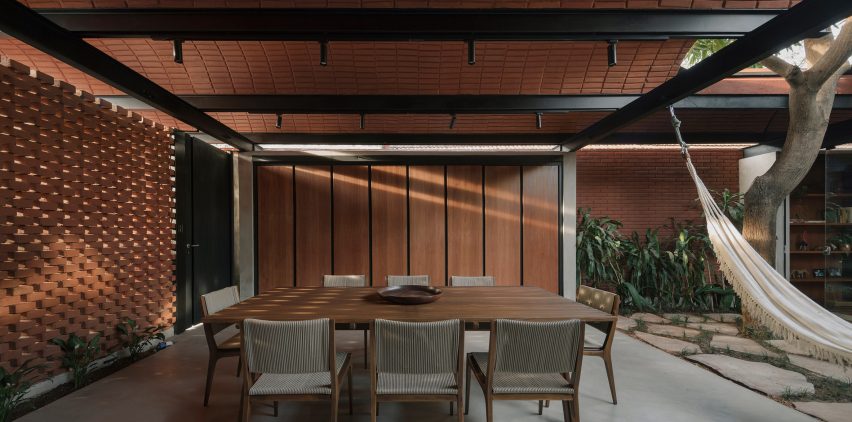 Equipo de Arquitectura Intermediate House Narrow Paraguay