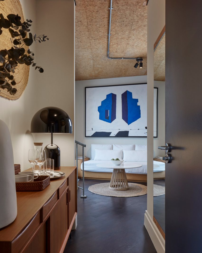 Room details by Lore Group