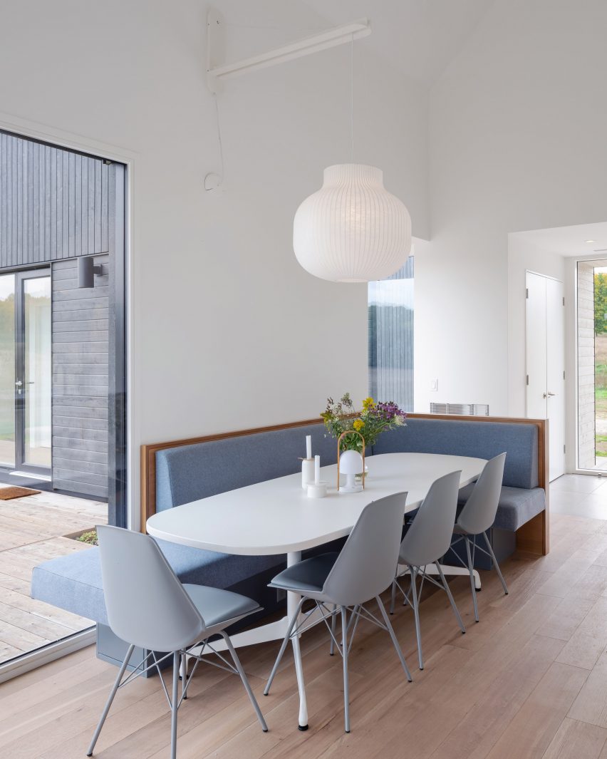 Wanda Ely Summerhus Ontario interior