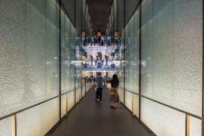 Glass tunnel
