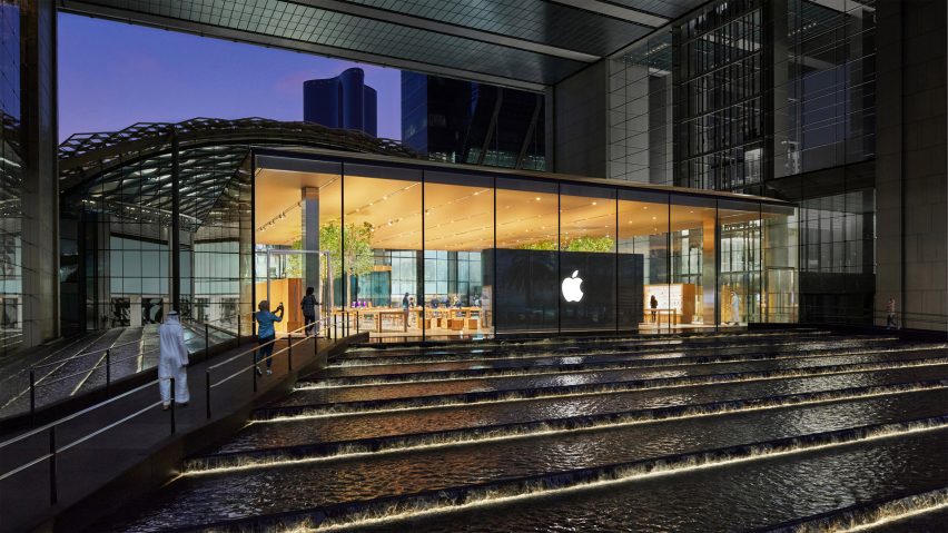 Al Maryah Island Apple Store in Abu Dhabi by Foster + Partners 