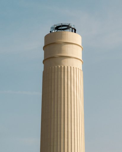 Glass lift at top of chimney