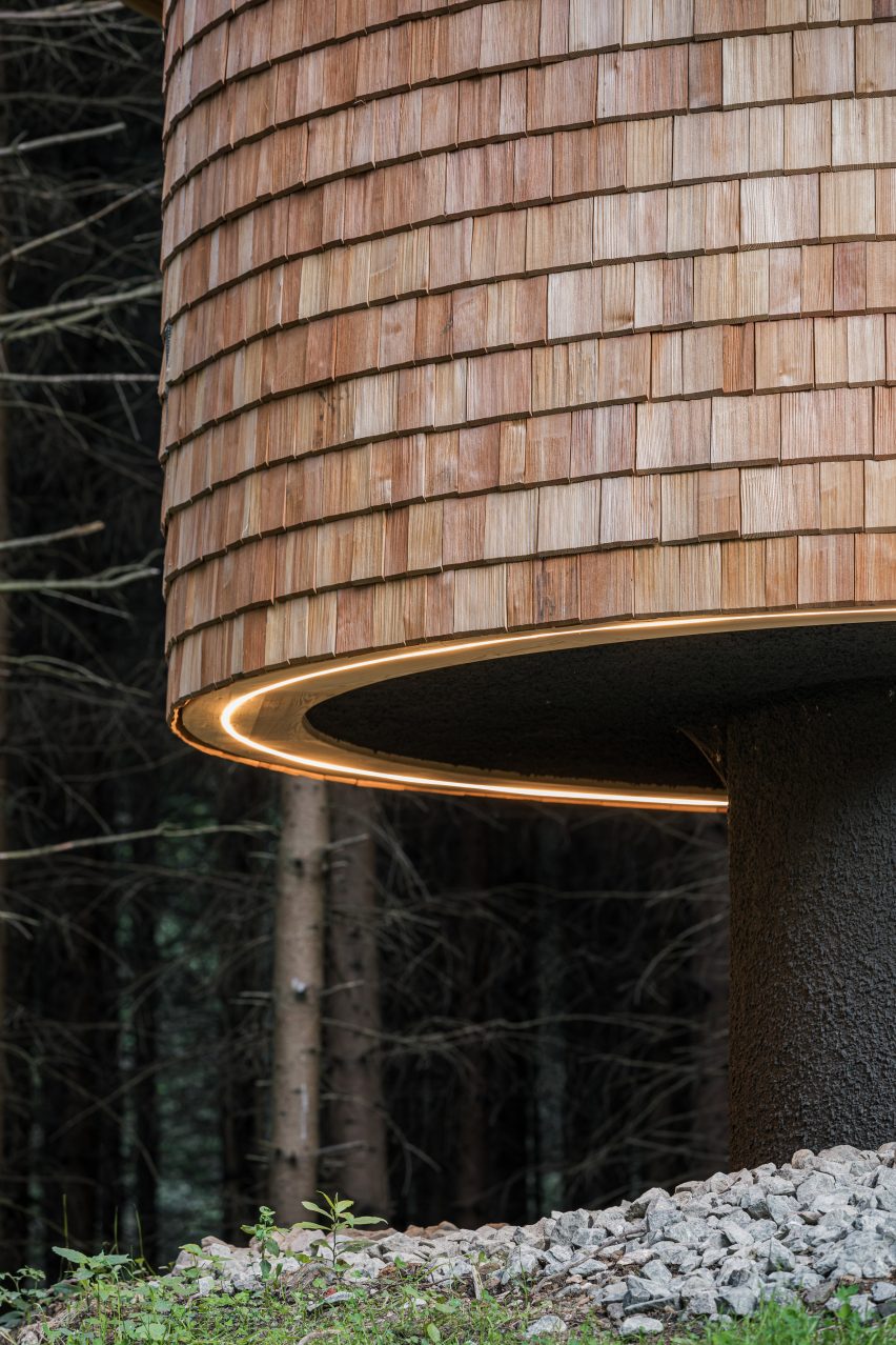 Shingle cladding