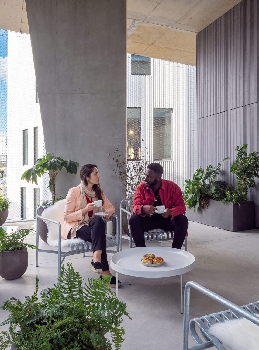 Bureau in Greenwich Design District by Roz Barr Architects