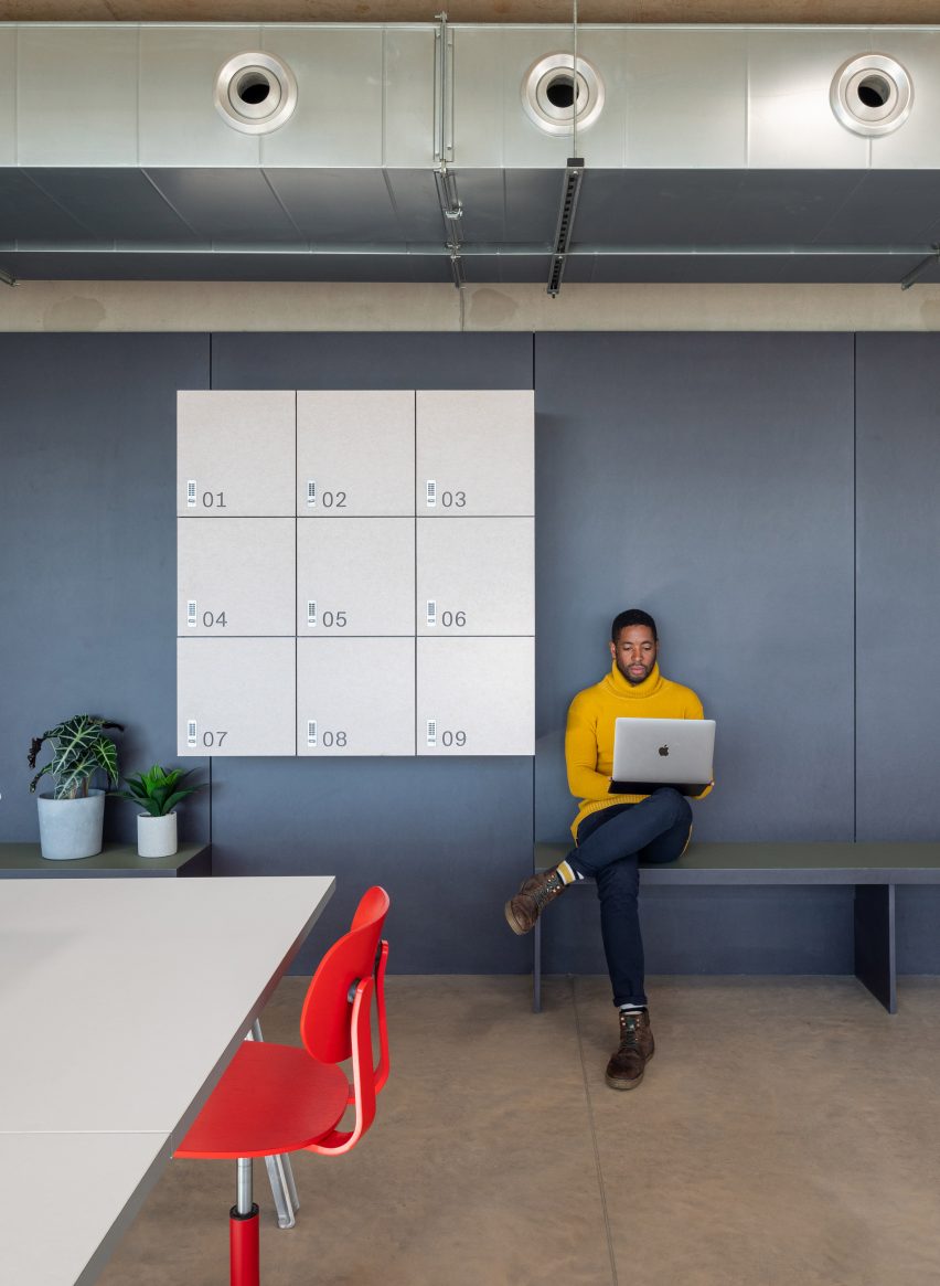 Bureau in Greenwich Design District by Roz Barr Architects