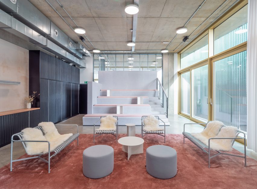 Bureau in Greenwich Design District by Roz Barr Architects