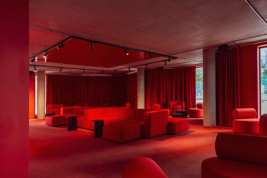 Bureau in Greenwich Design District by Roz Barr Architects
