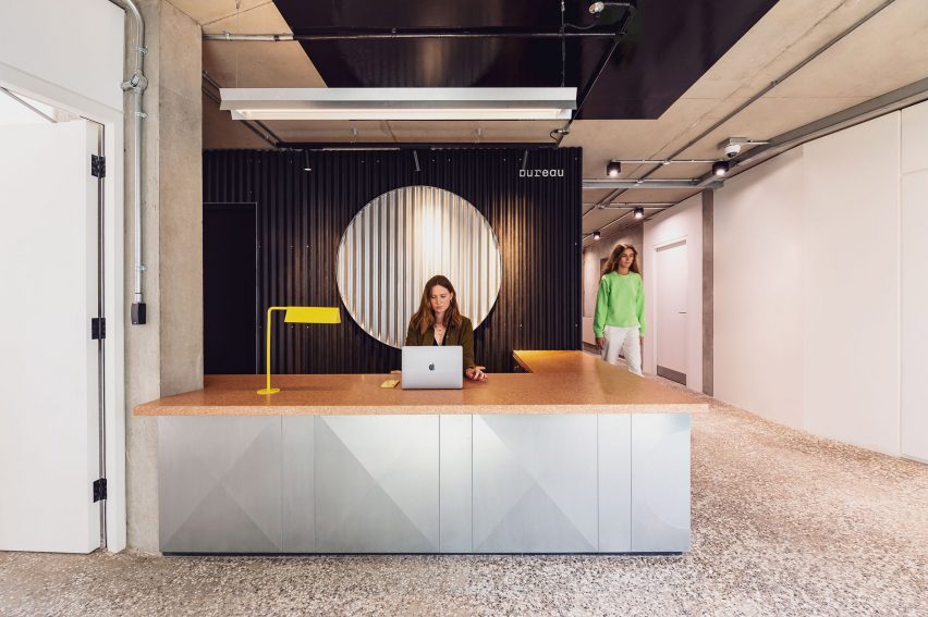 Bureau in Greenwich Design District by Roz Barr Architects