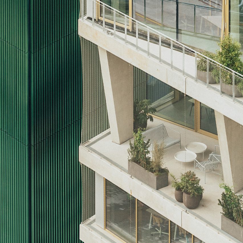 Bureau in Greenwich Design District by Roz Barr Architects