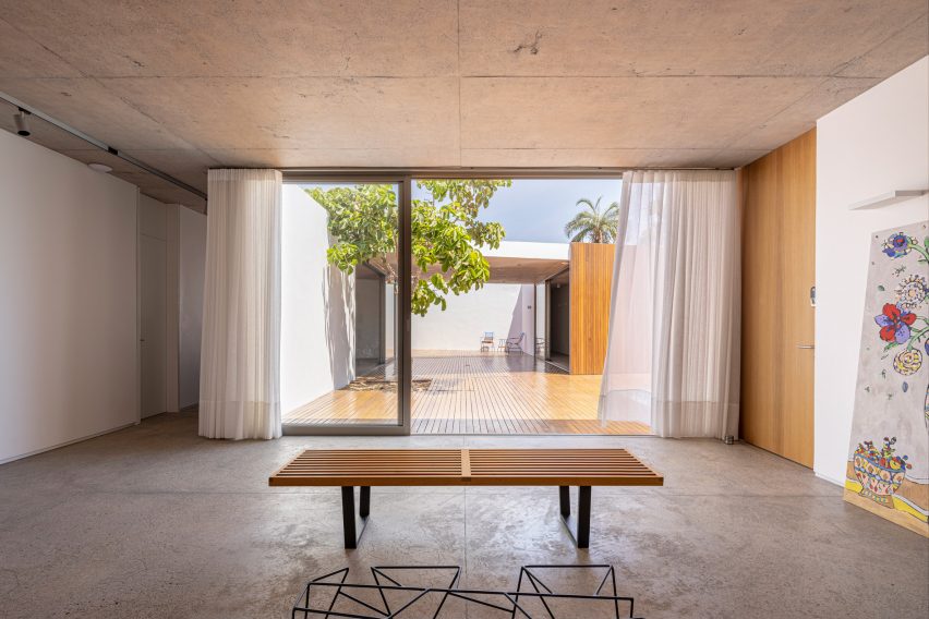 Couri House by ARQBR