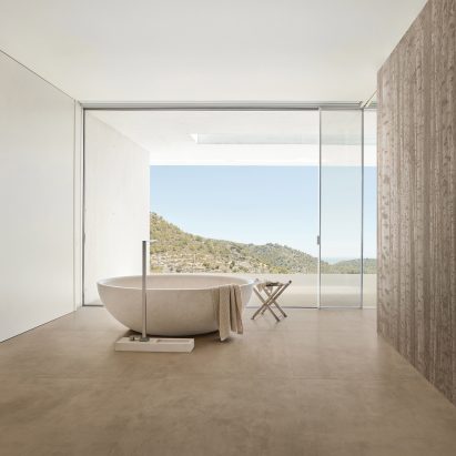 Dawson tiles by Parkside Architectural Surfaces used in a bathroom